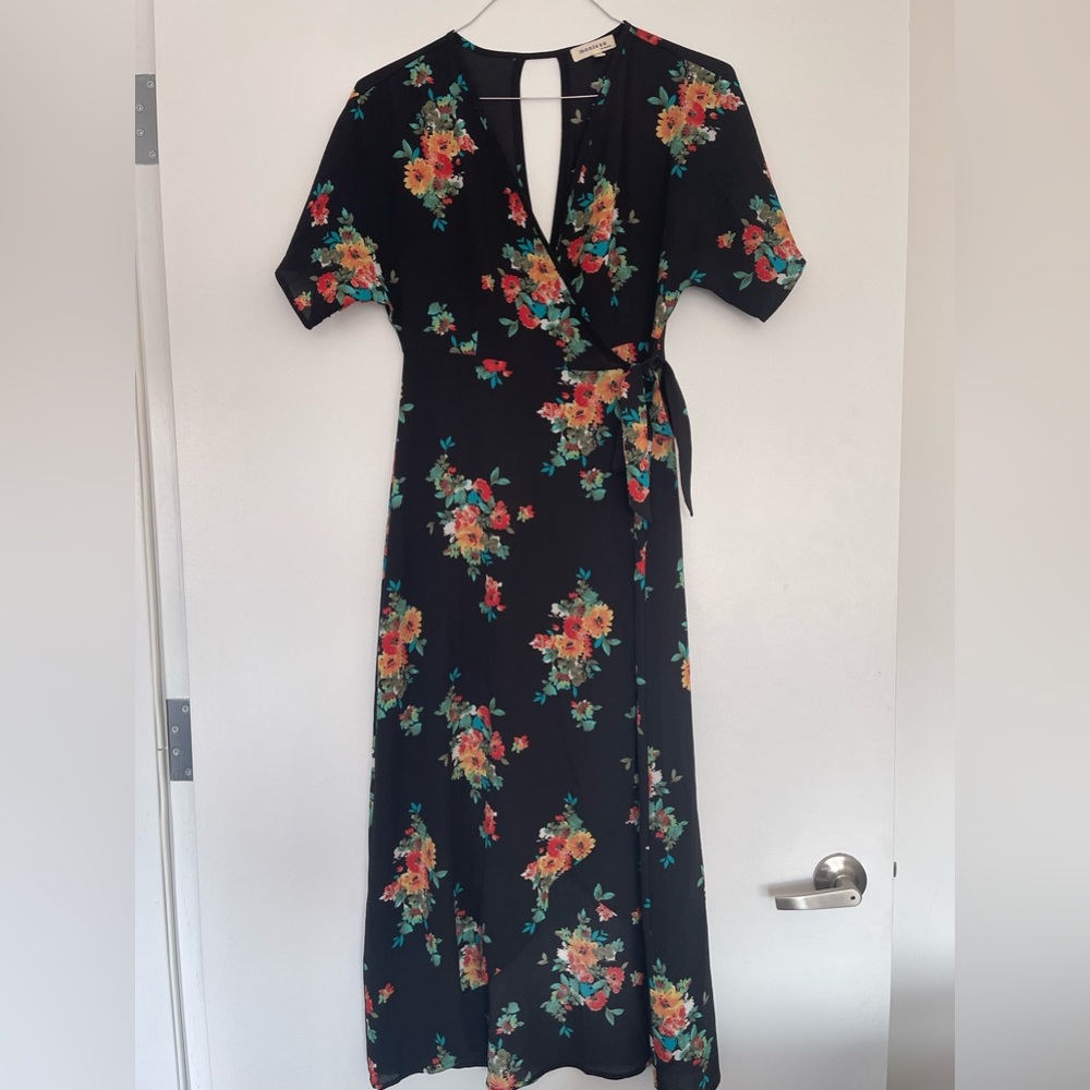 Monteau Floral-Print High-Low Wrap Dress in Size 6